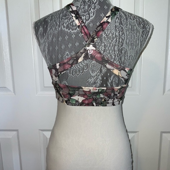 Lululemon butterfly workout top size 4 - Picture 3 of 4